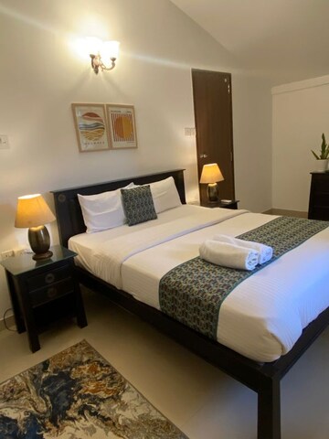 Bedroom in 4 BHK Villa at Dona Paula – for Rent