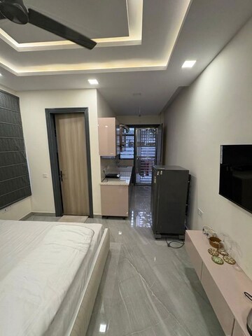 Building Lobby in 4 BHK Builder Floor at Tanvi villa, Sector 45 – for Rent