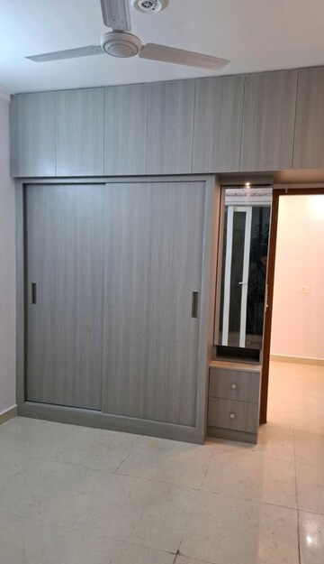 Room in 3 BHK Apartment at Hong Kong Bazaar, Sector 57 – for Rent