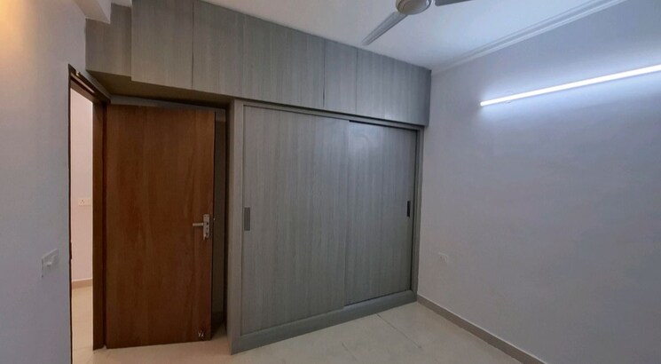 Room, hong-kong-bazaar 3 Bedroom 1860 Sq.Ft. Apartment In Sector 57 Gurgaon 9831537