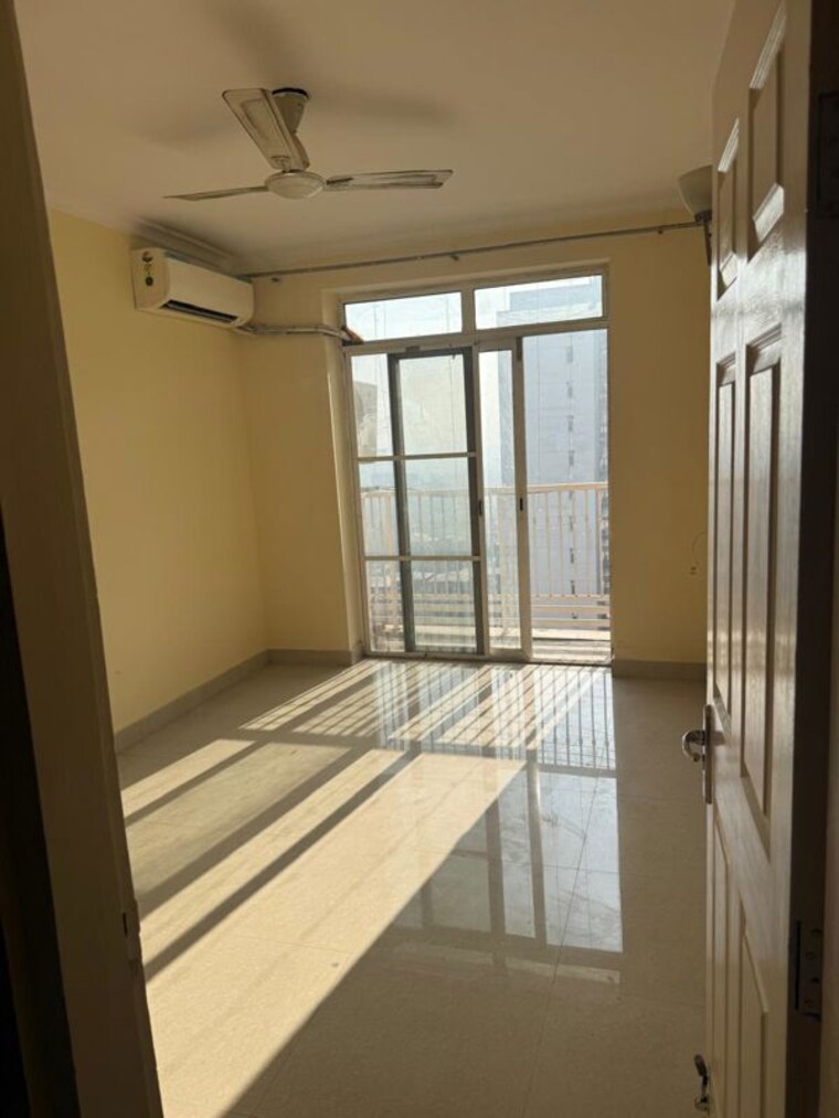 Room, jaypee-greens-pavilion-court 2 Bedroom 1350 Sq.Ft. Apartment In Sector 128 Noida 9831560