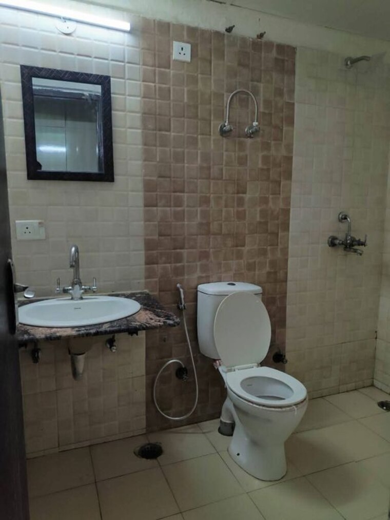 Bathroom, saket 1 Bedroom 550 Sq.Ft. Apartment In Saket Delhi 9831566