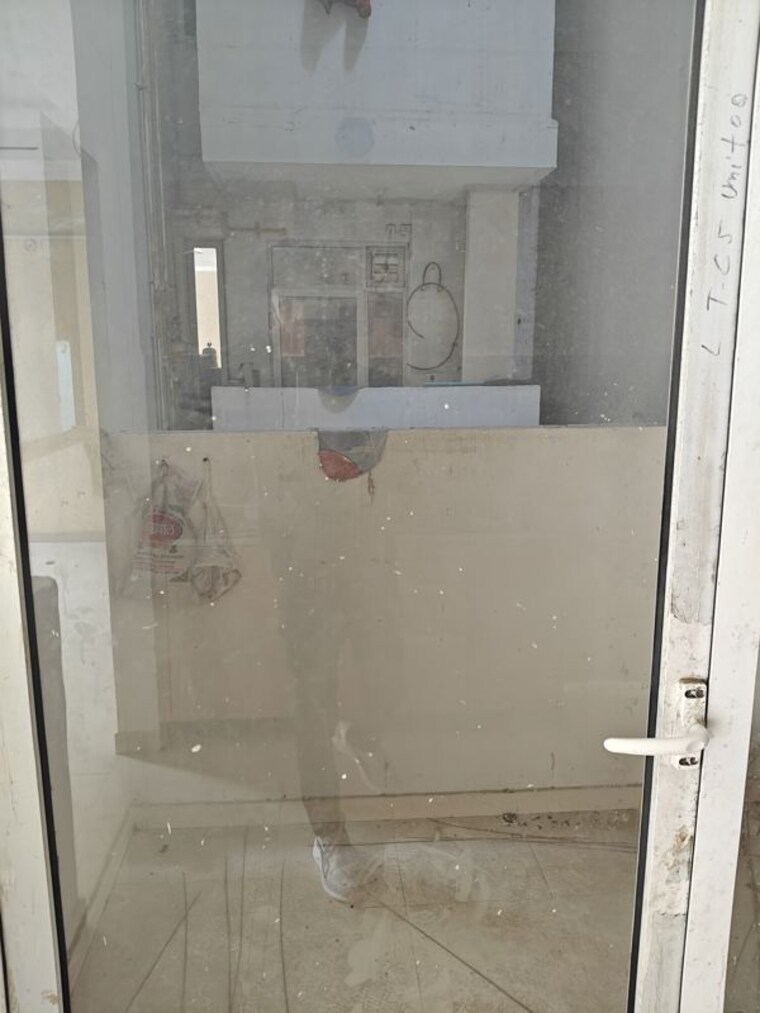 Bathroom, prateek-grand-city 2 Bedroom 970 Sq.Ft. Apartment In Siddharth Vihar Ghaziabad 9831574