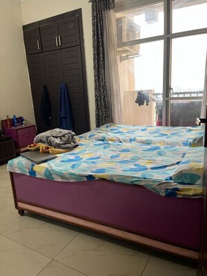 Bedroom in 3.5 BHK Apartment at Amrapali Sapphire, Sector 45 – for Sale