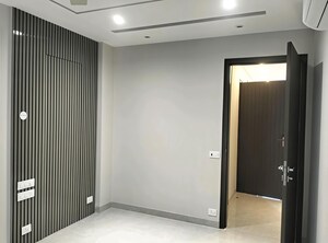 Room in 3 BHK Apartment at CS Roseate 63, Sector 63a – for Rent