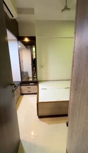 Furnished Amenities in 1 BHK Apartment at Mohid Heights, Andheri West – for Rent