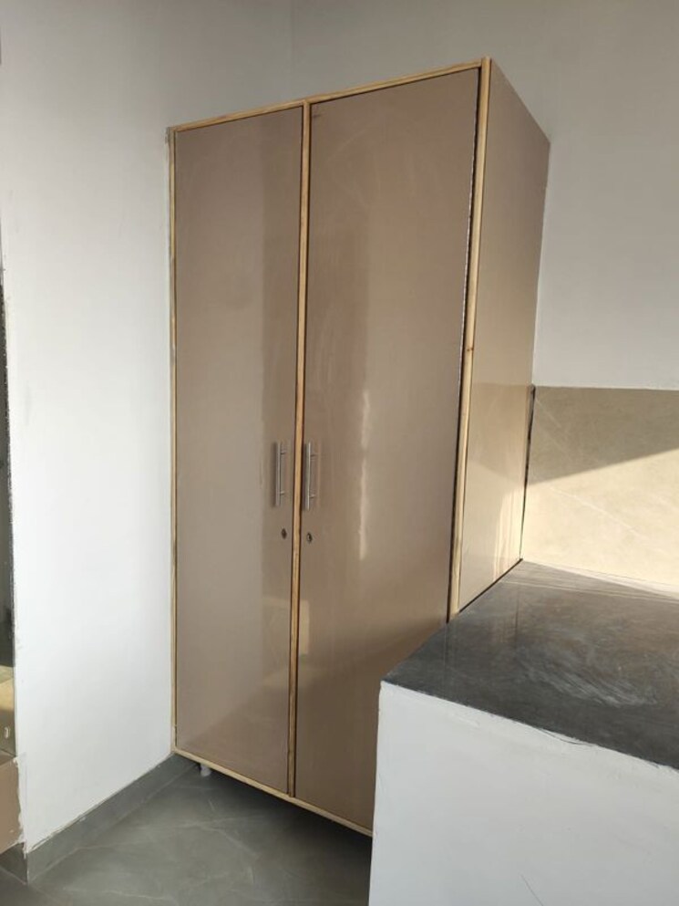 Room, sector 44 1 RK 500 Sq.Ft. Villa In Sector 44 Noida 9831599