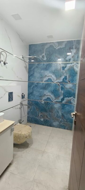 Attached Bathroom in 2 BHK Builder Floor at Sector 31 – for Rent