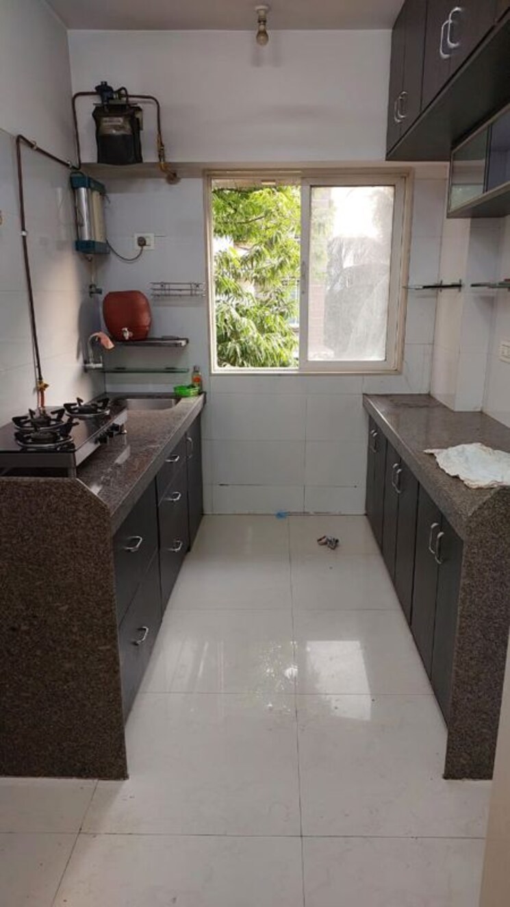 Kitchen, hariom-sudhanshu-chs 3 Bedroom 900 Sq.Ft. Apartment In Vile Parle East Mumbai 9831672
