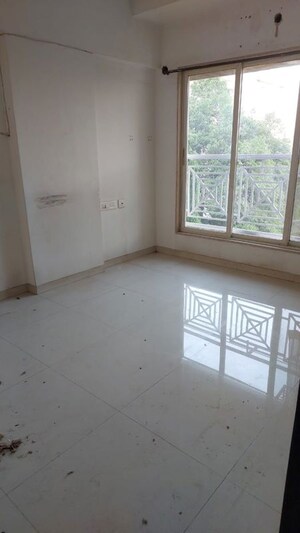 Room in 3 BHK Apartment at Hariom Sudhanshu CHS, Vile Parle East – for Rent