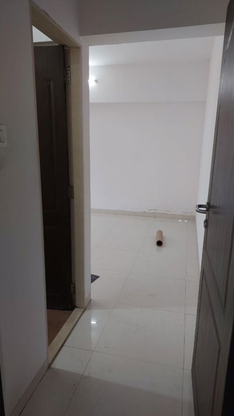 Bathroom, hariom-sudhanshu-chs 3 Bedroom 900 Sq.Ft. Apartment In Vile Parle East Mumbai 9831672