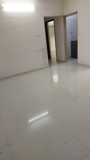 Room in 3 BHK Apartment at Hariom Sudhanshu CHS, Vile Parle East – for Rent