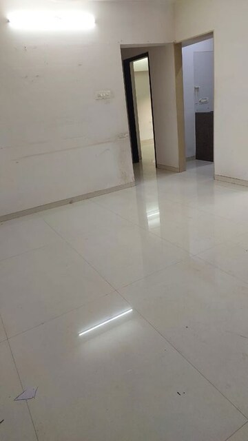 Room in 3 BHK Apartment at Hariom Sudhanshu CHS, Vile Parle East – for Rent