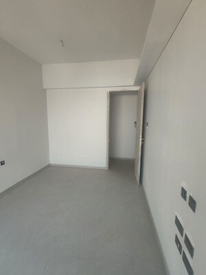 Room in 2 BHK Apartment at Rustomjee Paramount F Wing, Khar West – for Sale