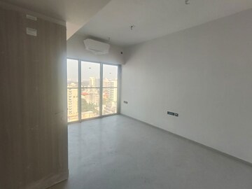 Room in 2 BHK Apartment at Rustomjee Paramount F Wing, Khar West – for Sale