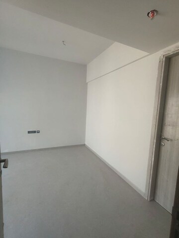 2 BHK Apartment For Sale in Rustomjee Paramount F Wing, Khar West