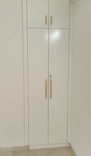 Furnished Amenities in 3 BHK Apartment at Smart World Gems, Sector 89 – for Rent