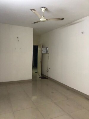 Room in 2 BHK Apartment at Suncity Avenue 102, Sector 102 – for Sale