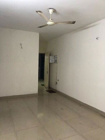 Room in 2 BHK Apartment at Suncity Avenue 102, Sector 102 – for Sale