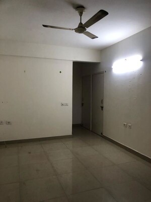 Room in 2 BHK Apartment at Suncity Avenue 102, Sector 102 – for Sale