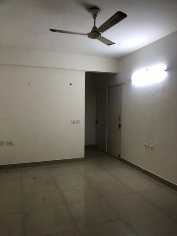 Room in 2 BHK Apartment at Suncity Avenue 102, Sector 102 – for Sale