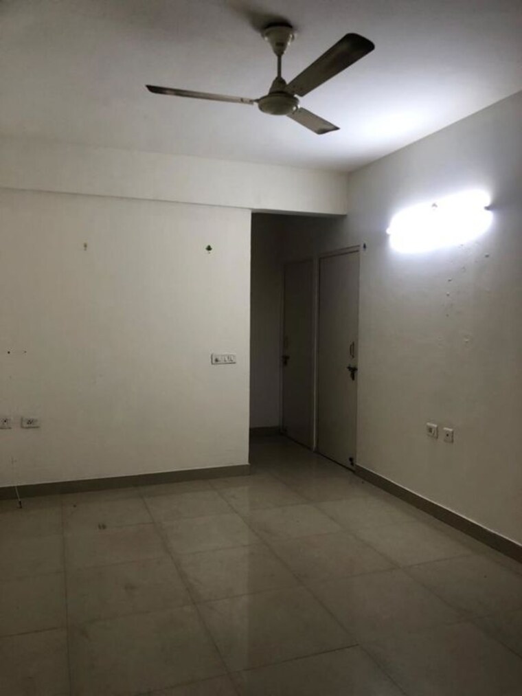 Room, suncity-avenue-102 2 Bedroom 600 Sq.Ft. Apartment In Sector 102 Gurgaon 9831581