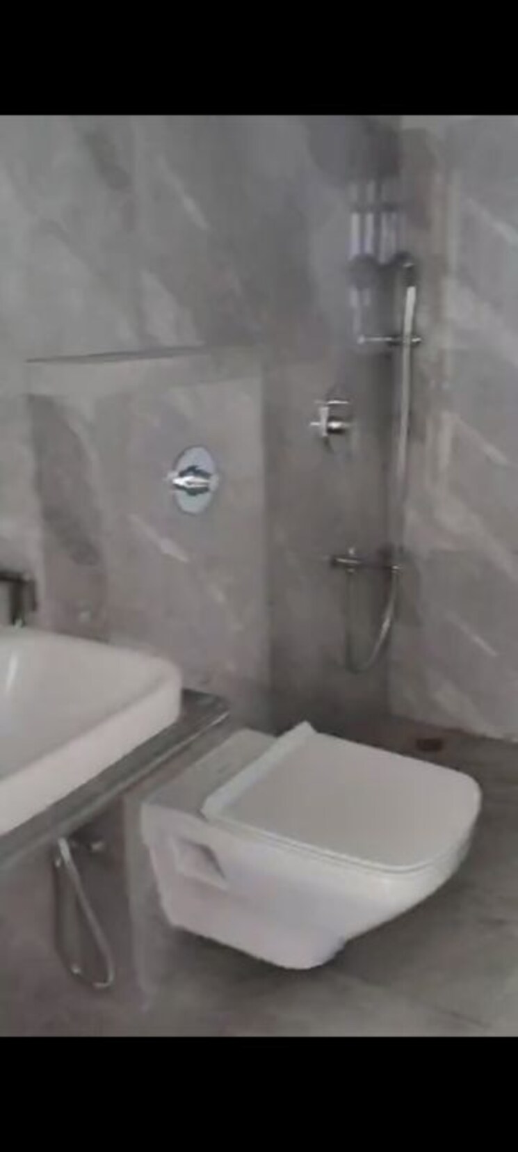 Bathroom, abr-signature 3 Bedroom 1250 Sq.Ft. Apartment In Vile Parle East Mumbai 9831844