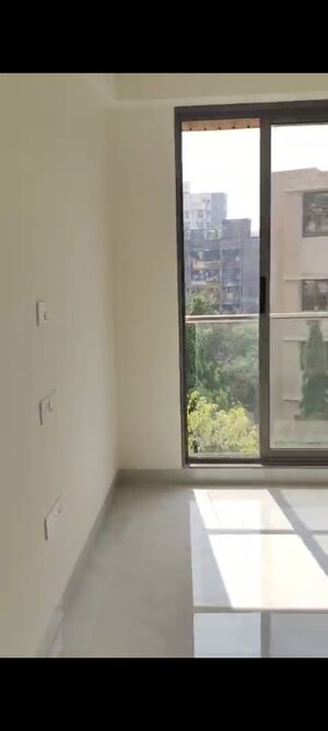 Room in 3 BHK Apartment at ABR Signature, Vile Parle East – for Rent