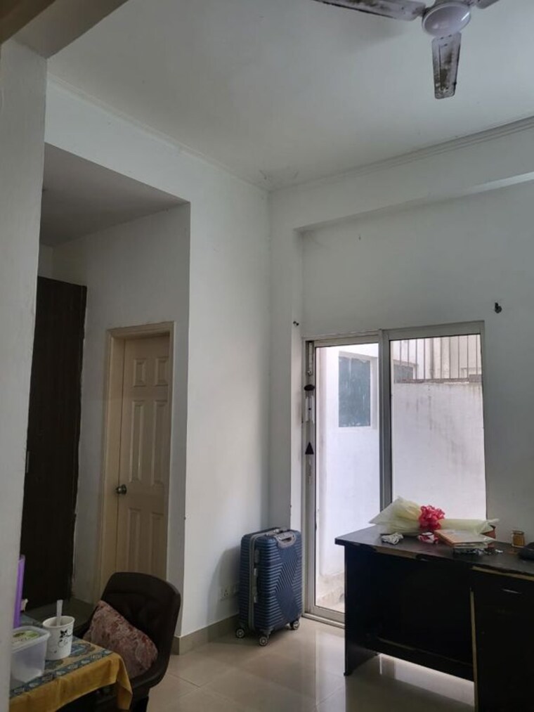 Living Room, paramount-golfforeste-villas 3 Bedroom 1742 Sq.Ft. Villa In Zeta I Greater Noida Greater Noida 9831907