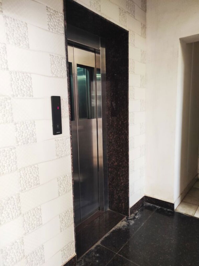 undefined, upper bazar Commercial Office Space 1300 Sq.Ft. In Upper Bazar Ranchi 9831935