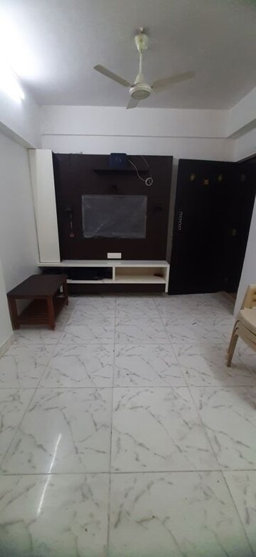 Furnished Amenities in 1 BHK Apartment at Vile Parle East – for Rent