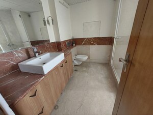 Kitchen in 3.5 BHK Apartment at Parsvnath Exotica, Sector 53 – for Rent