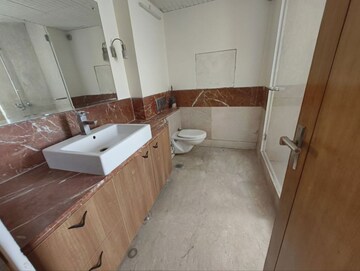 Kitchen in 3.5 BHK Apartment at Parsvnath Exotica, Sector 53 – for Rent