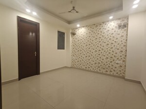 Room in 4 BHK Apartment at Aradhya Homes, Sector 67a – for Rent