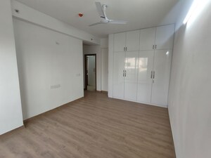 Room in 3 BHK Apartment at Tulip Yellow, Sector 69 – for Rent