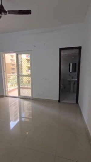 Room in 3.5 BHK Apartment at Paramount Emotions, Sector 1 Greater Noida – for Sale