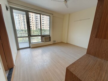 Bedroom in 3.5 BHK Apartment at Pioneer Park Phase 1, Sector 61 – for Rent