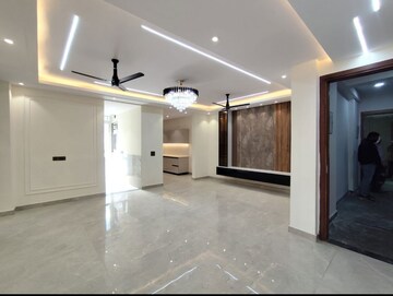 Room in 3 BHK Builder Floor at Vasant Kunj – for Sale