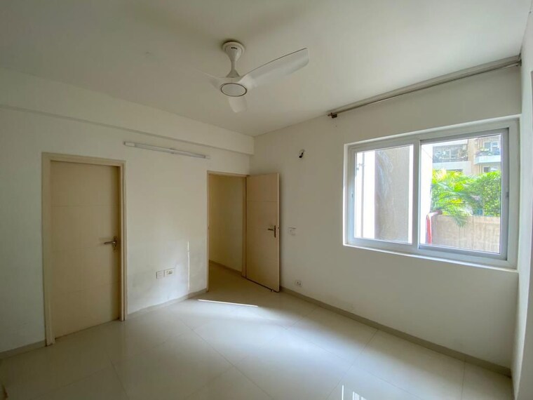 Room, tulip-violet 3 Bedroom 1578 Sq.Ft. Apartment In Sector 69 Gurgaon 9832097