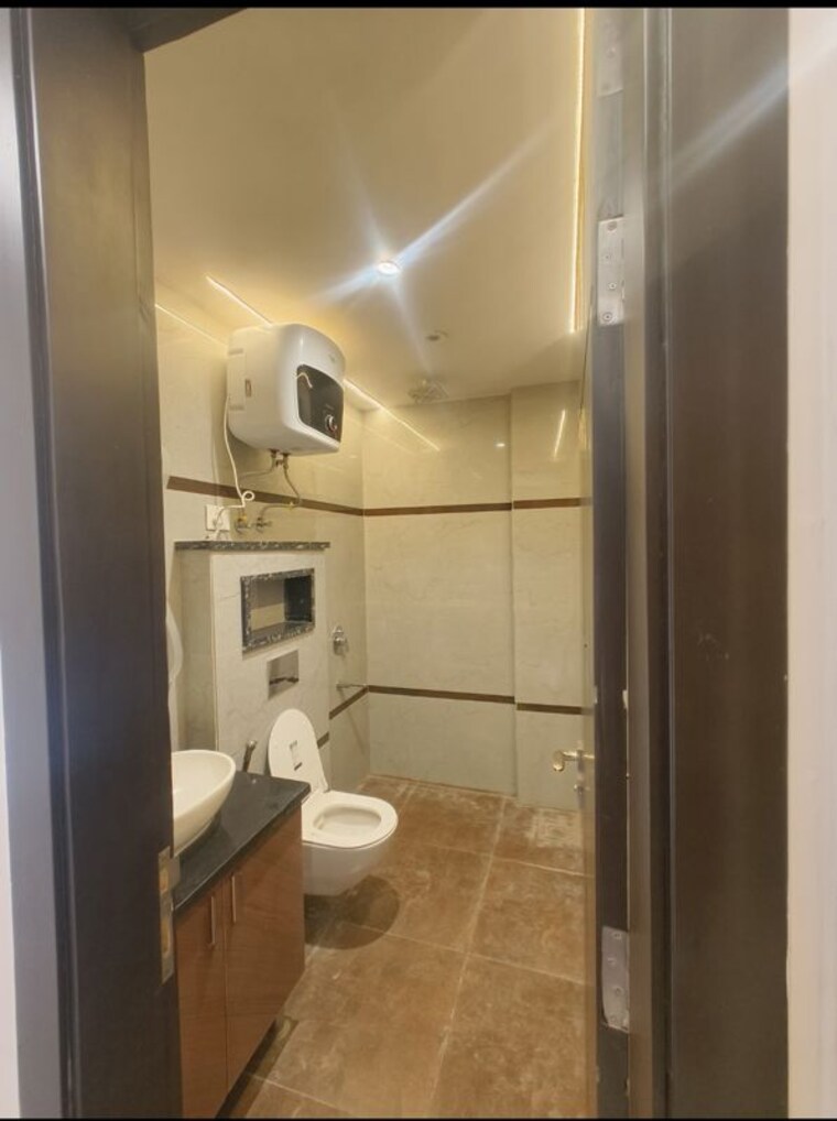 Bathroom, chattarpur 4 Bedroom 2200 Sq.Ft. Builder Floor In Chattarpur Delhi 9832135
