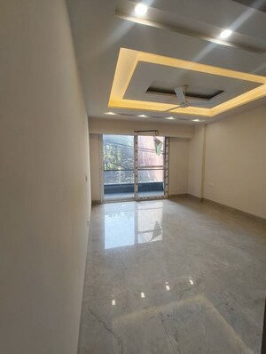 Room in 4 BHK Builder Floor at Chattarpur – for Rent