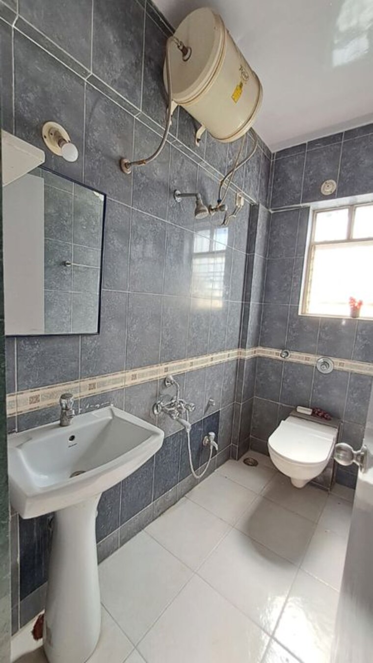 Bathroom, madhukund-apartment 3 Bedroom 1500 Sq.Ft. Apartment In Bavdhan Pune 9832121