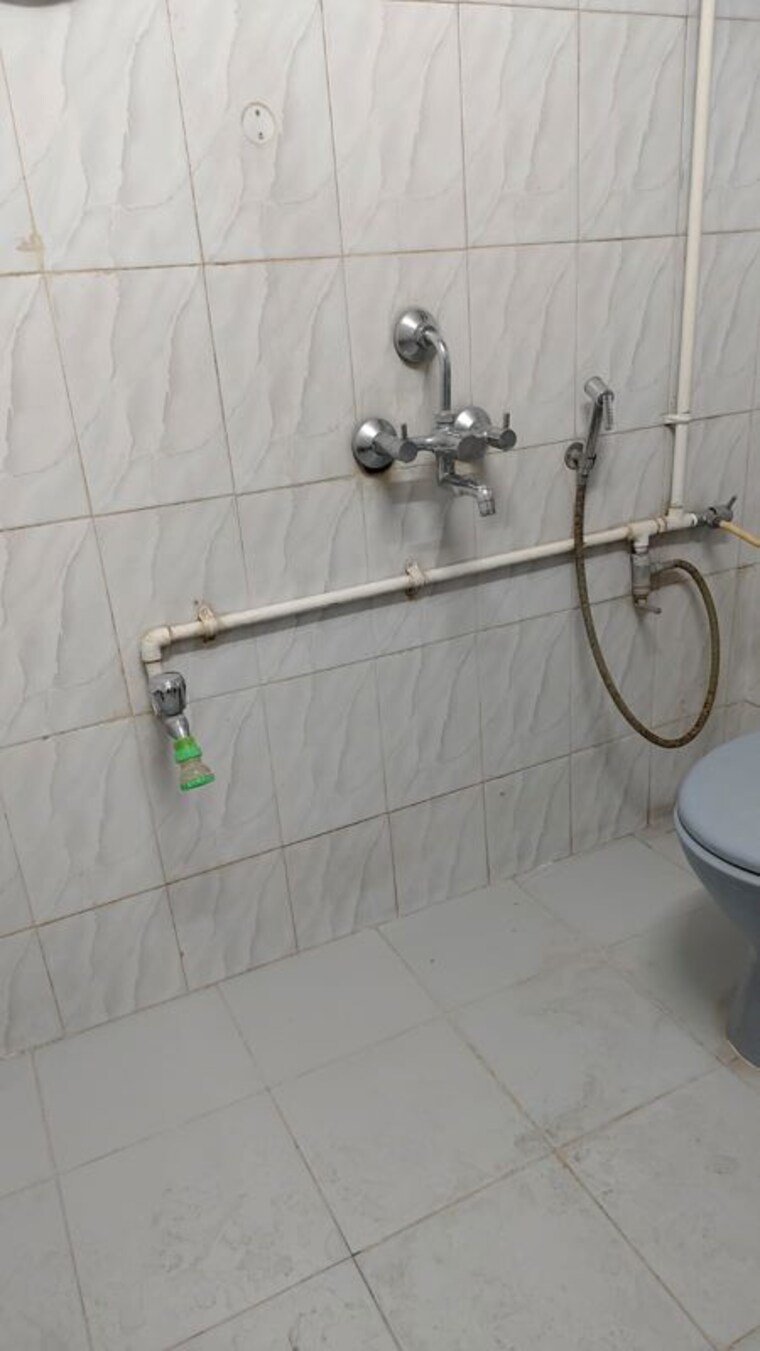 Bathroom, aundh 2 Bedroom 1000 Sq.Ft. Apartment In Aundh Pune 9832175
