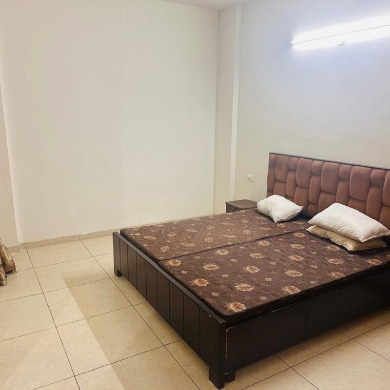 Bedroom, sushma-chandigarh-grande 4 Bedroom 2250 Sq.Ft. Apartment In Ghazipur Zirakpur 9832180