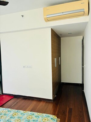 Room in 3 BHK Apartment at Tata Primanti Phase 2, Sector 72 – for Rent