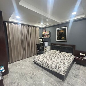 Bedroom in 3 BHK Builder Floor at Sector 48 – for Sale