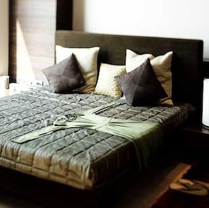 Bedroom in 4 BHK Apartment at Tardeo – for Sale