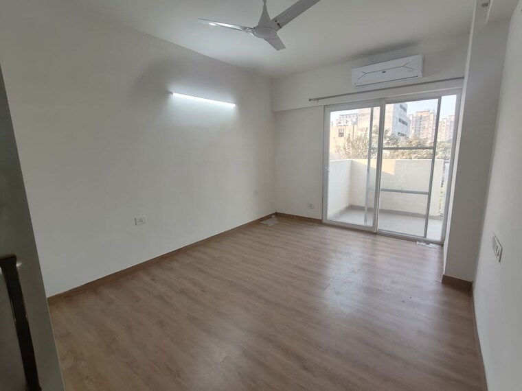 Room, tulip-yellow 3 Bedroom 1704 Sq.Ft. Apartment In Sector 69 Gurgaon 9832423