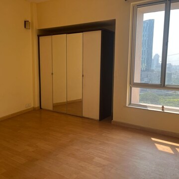 Room in 3 BHK Apartment at Unitech Escape, Rosewood City – for Rent
