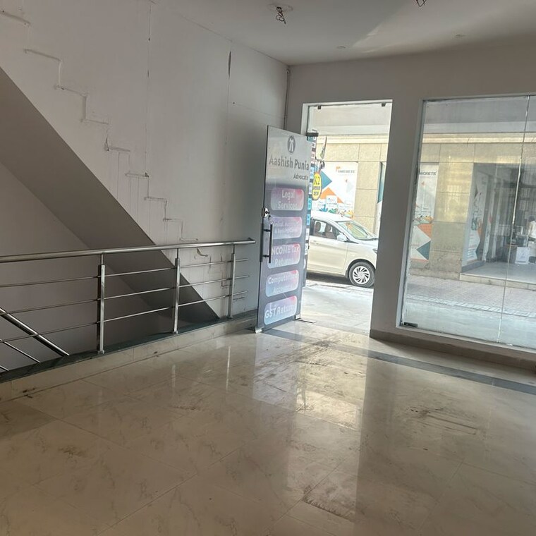  Parking, sector 61 Commercial Office Space 1500 Sq.Ft. In Sector 61 Sonipat 9832429
